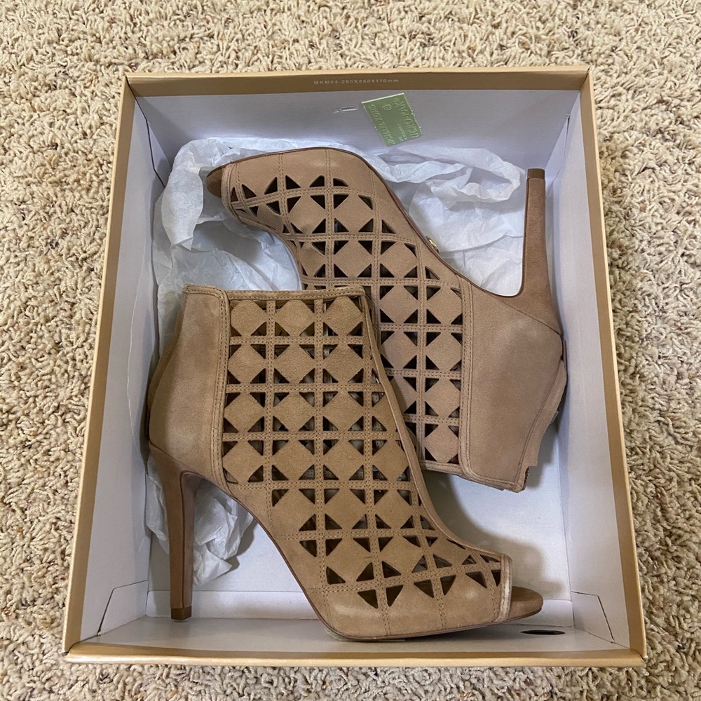 Michael Kors Shoe